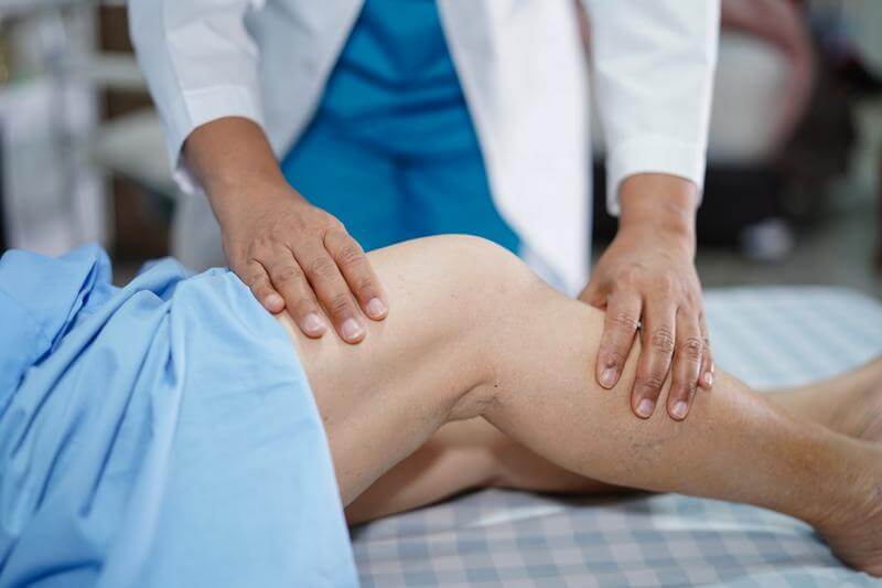 Choosing a Physical Therapist for Sports Injuries